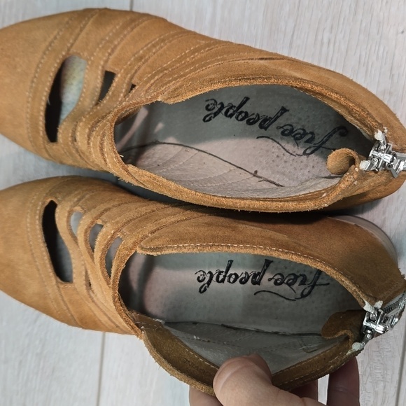 Free People Women Swept AwayLeather Back Zip Pointed Toe shoes boots sz 8.5 - Picture 8 of 16